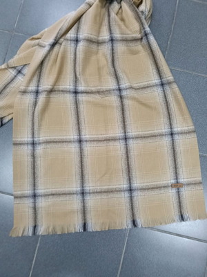 Checked pashmina like new, beige