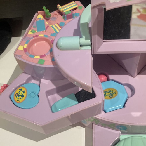 Polly Pocket Pullout Playhouse Beauty Case 1991 by Bluebird Toys