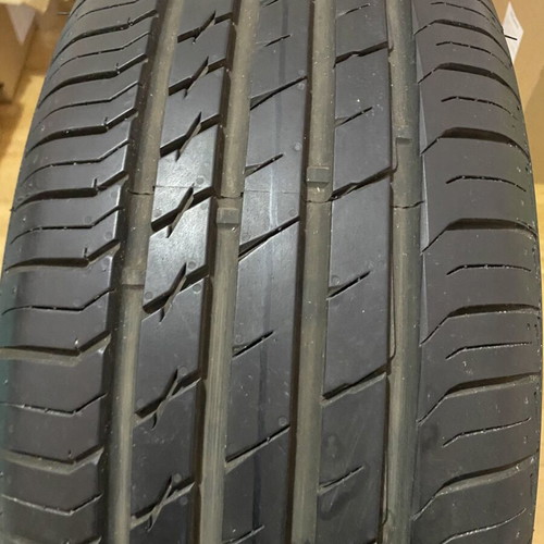 Sailun Atrezzo tire 205/55/16 like new