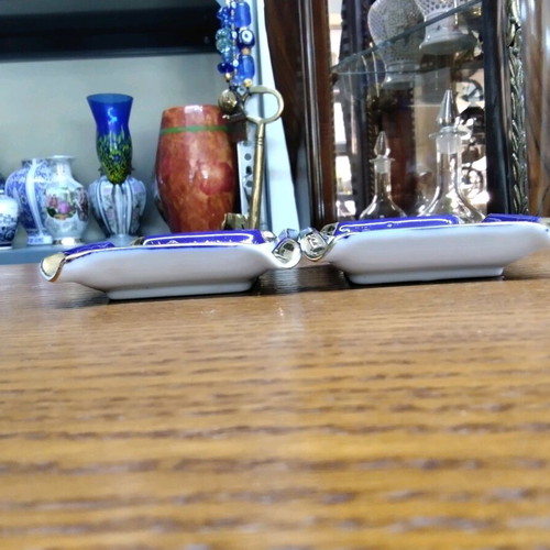 Japanese Ceramic Ashtrays Set with Base Design and Gilded Details, like new