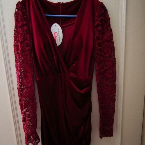 Dress velvet texture red, new with cups