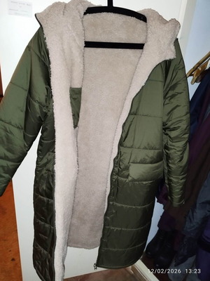 Green long coat-jacket with fur new Medium
