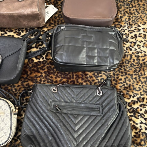 Women's bags new, pack of 18 assorted styles and colors