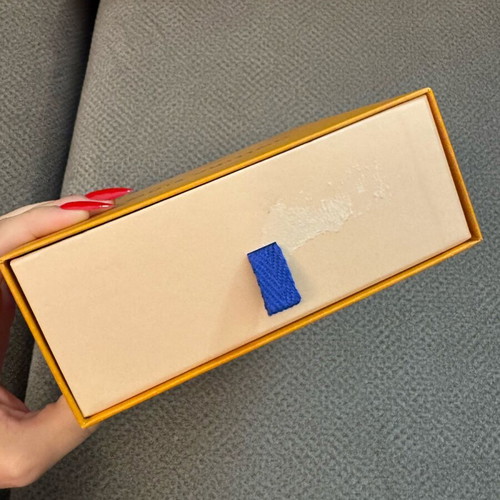 Louis Vuitton box and dustbag for belt like new