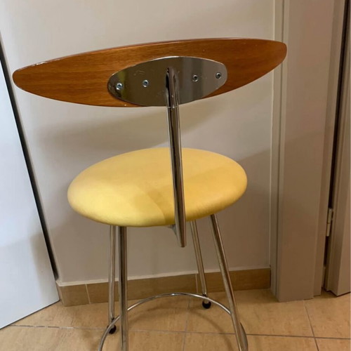 Stool like new, set of four pieces