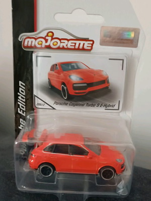 Majorette Porsche Cayenne new official product