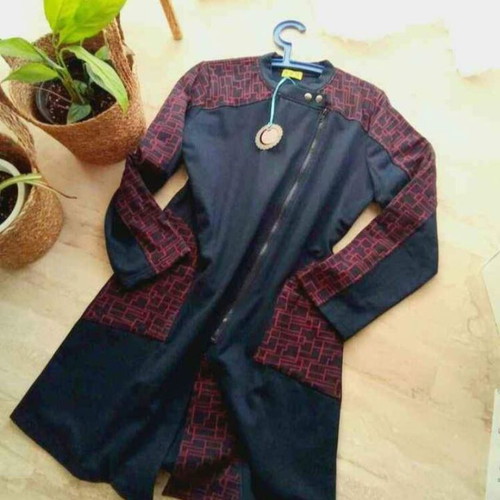 HHG lightweight autumn coat new, size L-XL, blue with burgundy details