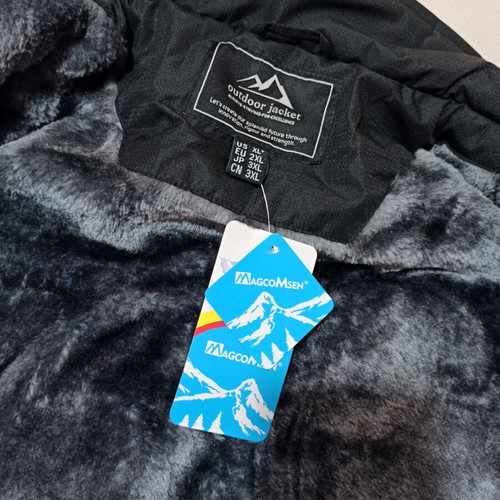 Men's waterproof jacket new, size XXL, with ecological fur lining