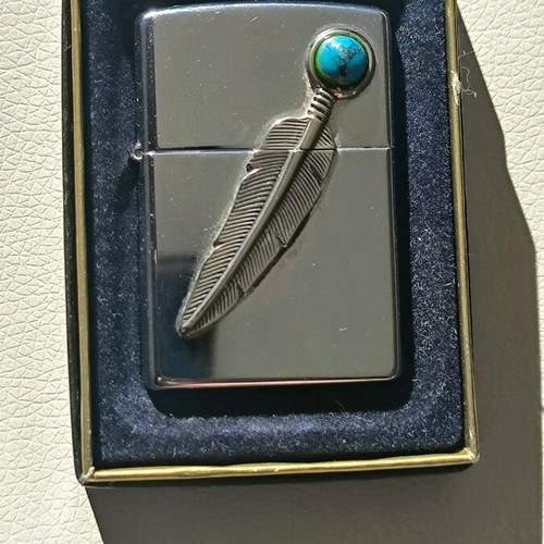 Zippo lighter like new in excellent condition