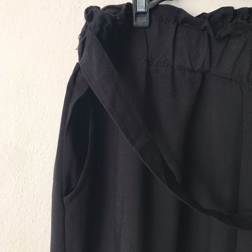 Black shorts with side pockets new, size L