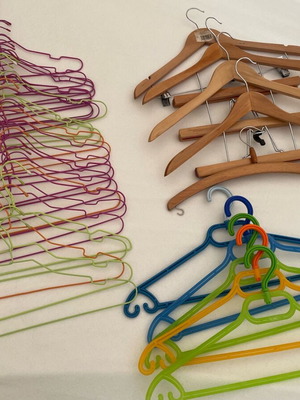 Set of 40 hangers, 5 wooden, 5 rotating, 30 slim