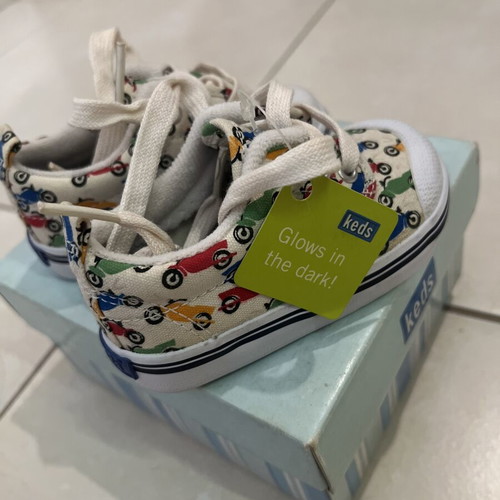 KEDS baby shoes size 19, new with tags