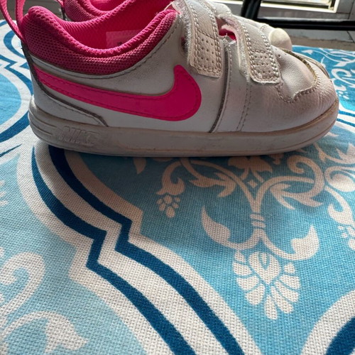 Nike kids athletic shoes like new, size 23, white and yellow