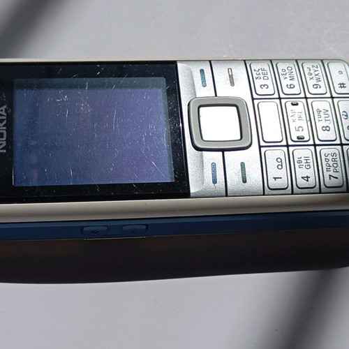 Nokia 5070 used without battery, suitable for collection
