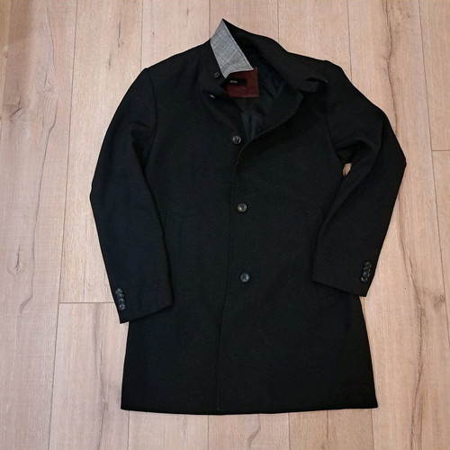 Hugo Boss men's coat like new, black, size L