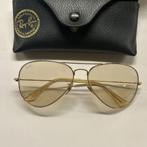 Ray Ban Aviator sunglasses used, gold color with case
