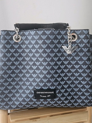 Γυναικεία τσάντα χειρός Emporio Armani σαν καινούργιο