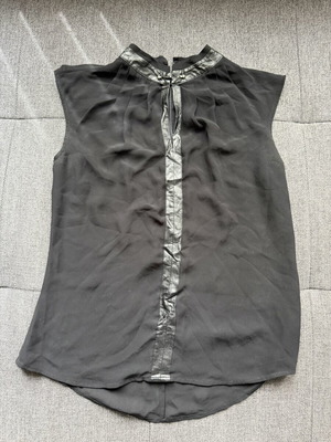Guess by Marciano women's top like new, size S, black