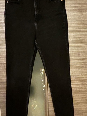 Zara black elastic slim jean pants like new, size L