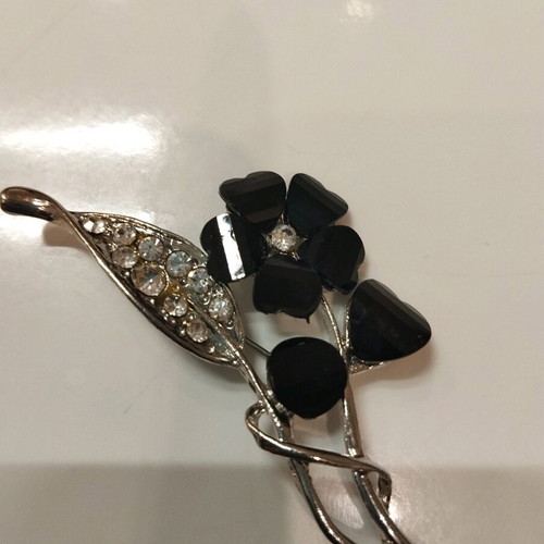 Fo Bijou pin used, black and silver
