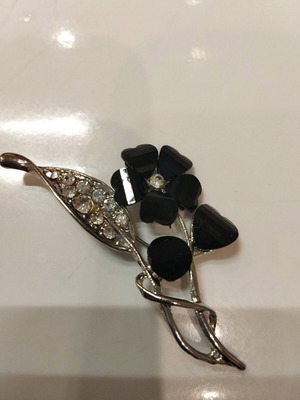 Fo Bijou pin used, black and silver