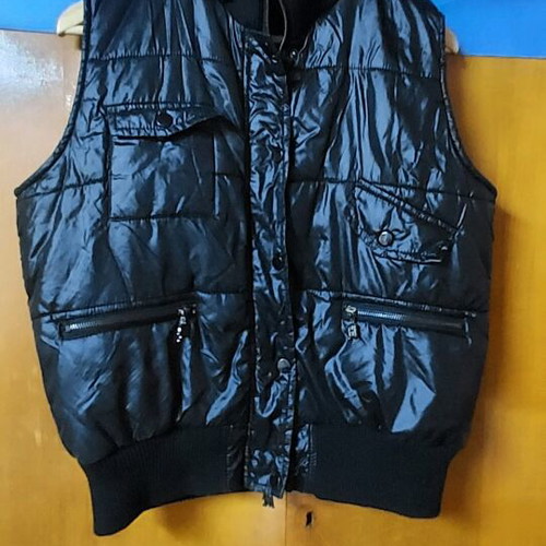 Women's sleeveless jacket black size XL like new
