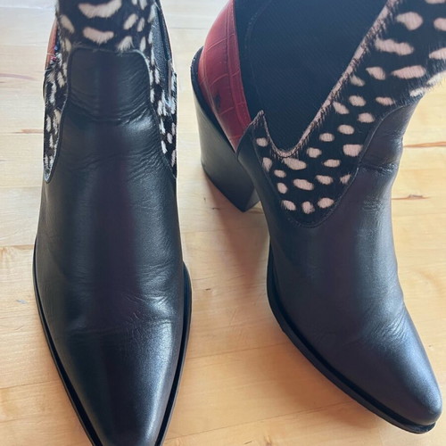 Black leather Vavoulas boots used, size 36
