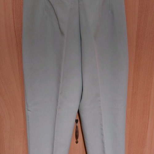 Zara fabric pants like new, mint color, size M