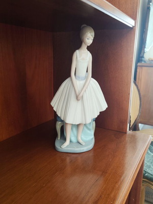 Αγαλματίδια Lladro NAO πορσελάνης σαν καινούργια, Dance ballerina dance και Windblown Girl