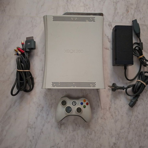 Microsoft Xbox 360 Fat original white console used, for parts