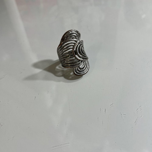 Silver ring like new, gray and silver