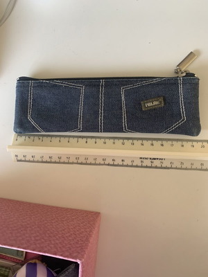 Small pencil case like new