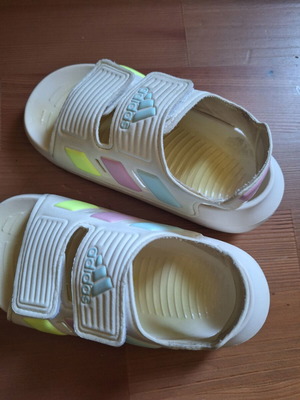 Adidas children's sandals size 25 used, white multicolor
