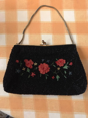 Vintage evening bag with beads and floral embroidery