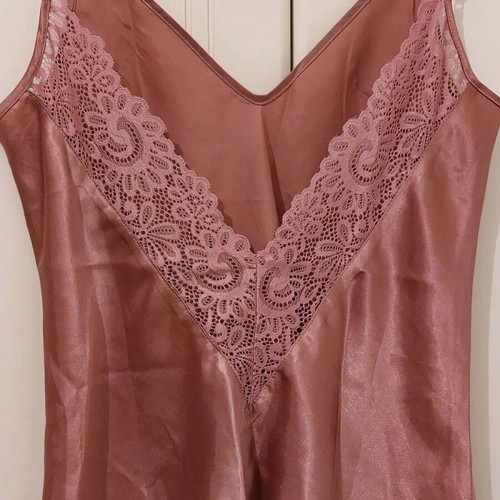 Satin pajamas medium size, like new, slim fit
