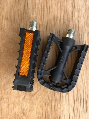 Πετάλια MB μαύρα 9/16’ με αντανακλαστικό καινούργια