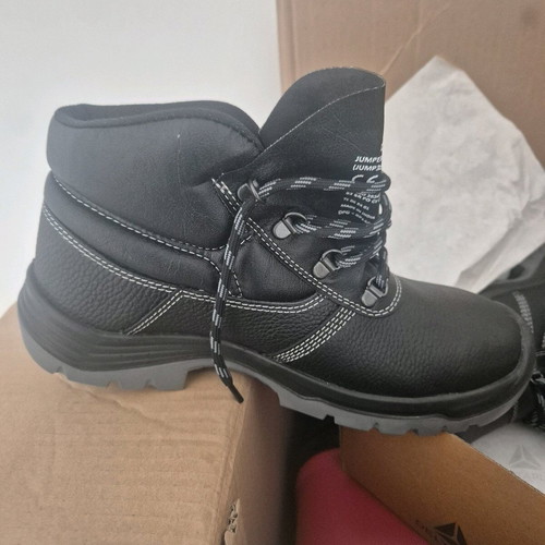 Work shoes with steel toe new, size 42