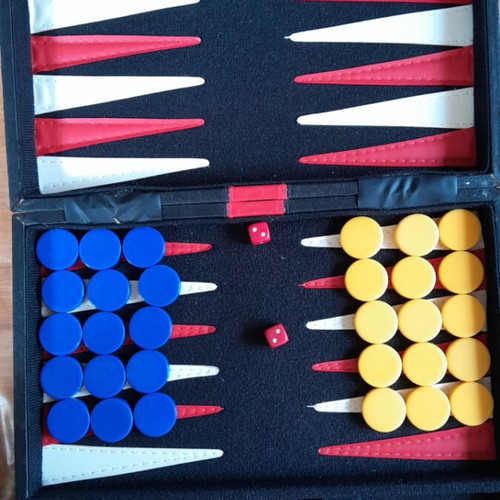 Backgammon case like new with dice, plastic 27×20