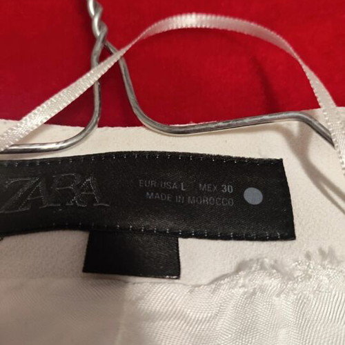 White Zara vest with belt like new, size L