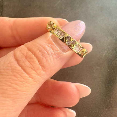 Ring with hearts new, gold-colored