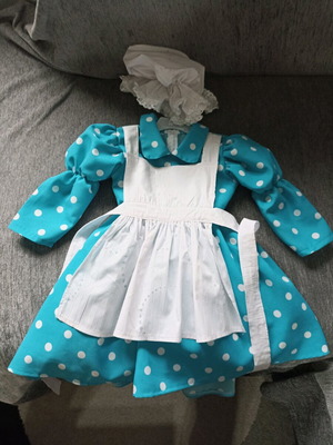 Children's maid costume like new, age 3-4