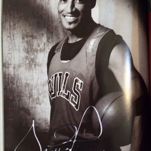 Chicago Bulls Last Dance Yearbook 1997-98 used official copy