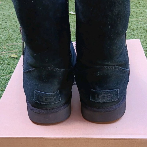 UGG women's boots used with zipper and silver details size 39
