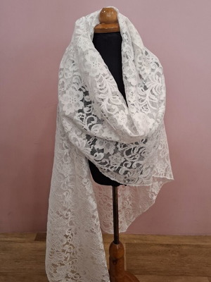 Δαντελένιο σάλι λευκό floral print σαν καινούργιο