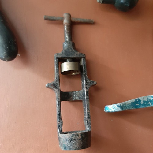 Rare collectible set of old hand-operated hunting tools used