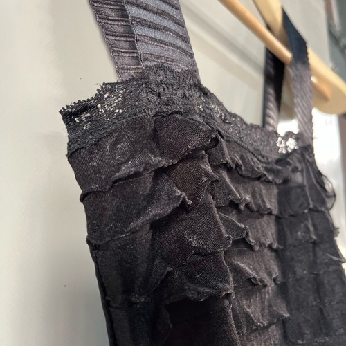Nightdress new, size S, black with small strap unraveling