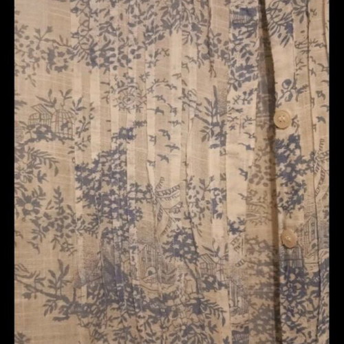 Long shirt like new, white with blue print, size L