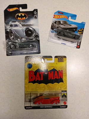 Batmobile Hot Wheels 3 коли нови