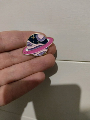 Planet Pin like new