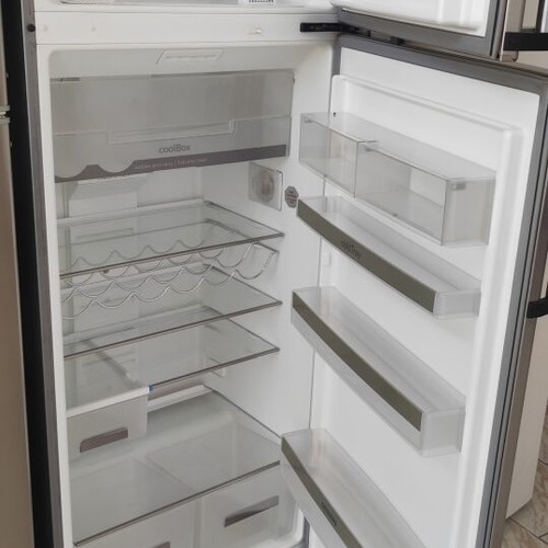 Pitsos refrigerator with top freezer, very good condition, fully functional